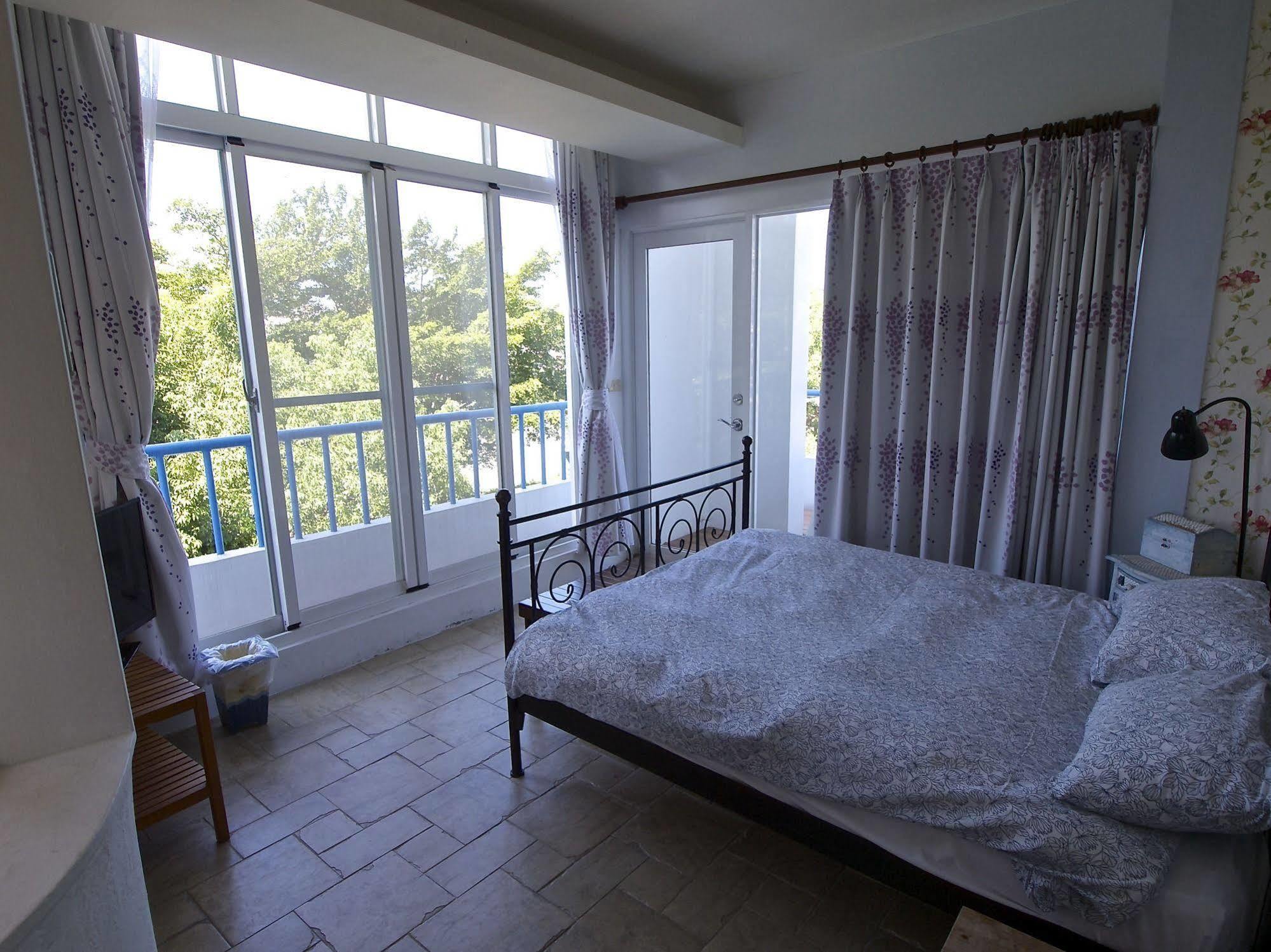 Oia Cafe B&B Taitung Bagian luar foto