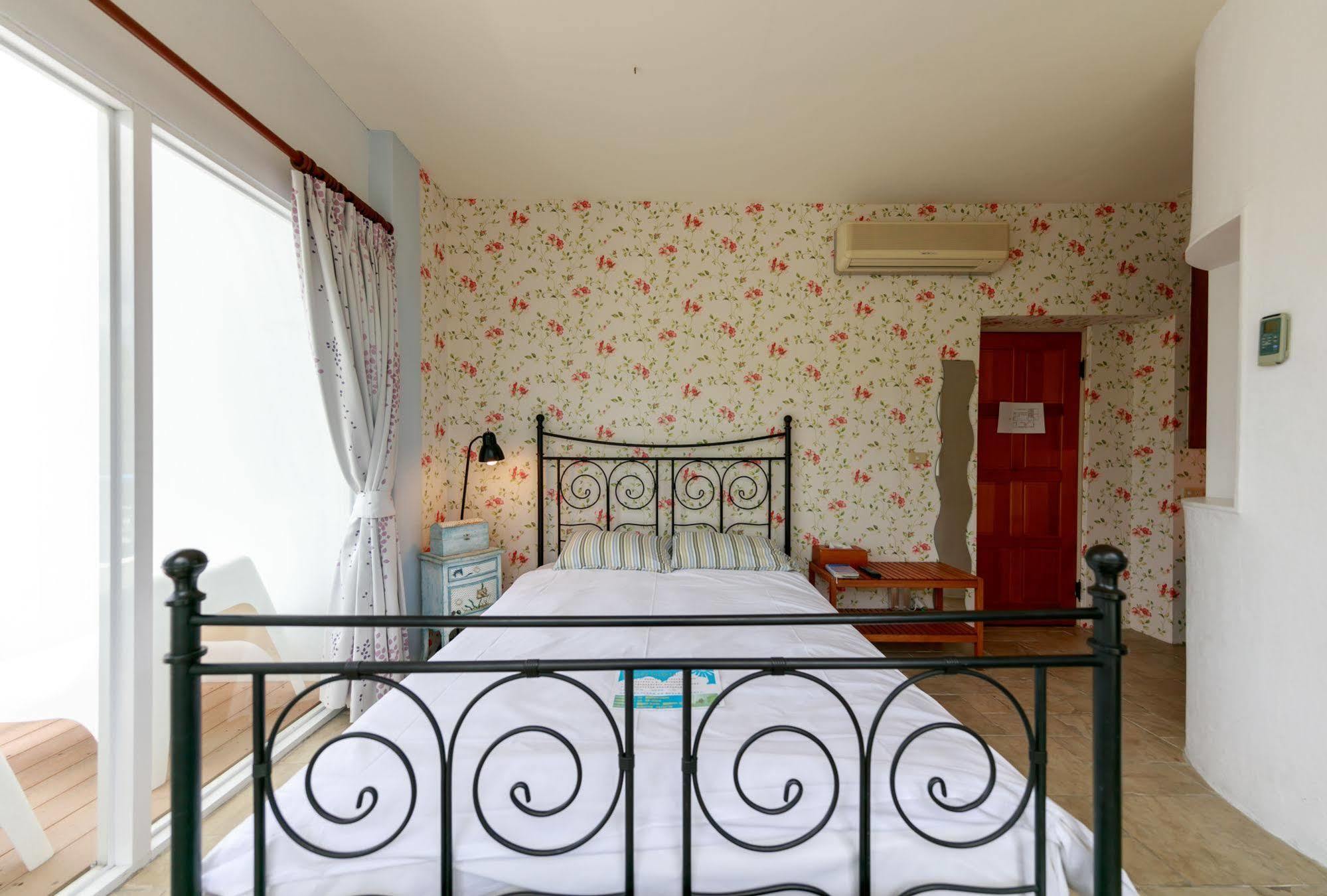 Oia Cafe B&B Taitung Bagian luar foto